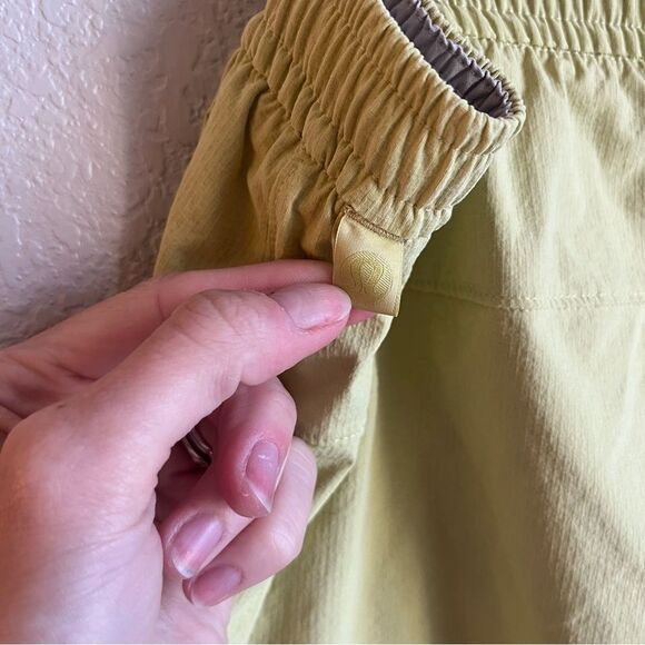 Lululemon Bowline Short 5" Stretch Ripstop
Dew Green - Picture 9 of 11